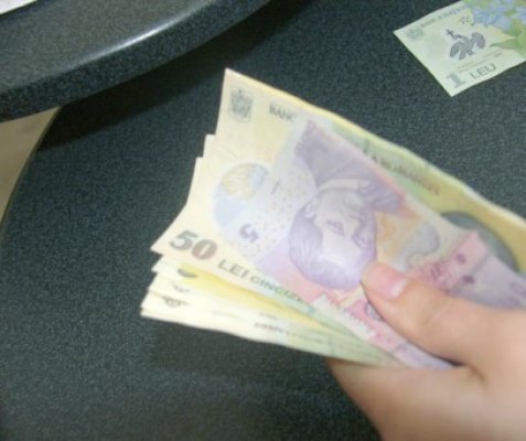 Guvernul a aprobat majorarea graduală a salariului minim în 2014